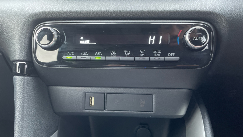 Toyota Yaris 1.5 Hybrid Icon 5dr CVT Hybrid Hatchback